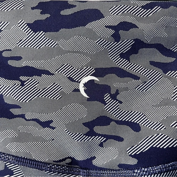 ZYIA Active NWT Silver Camo Supreme Hi-Rise 7/8 24” Leggings Size 6-8 - Picture 11 of 13